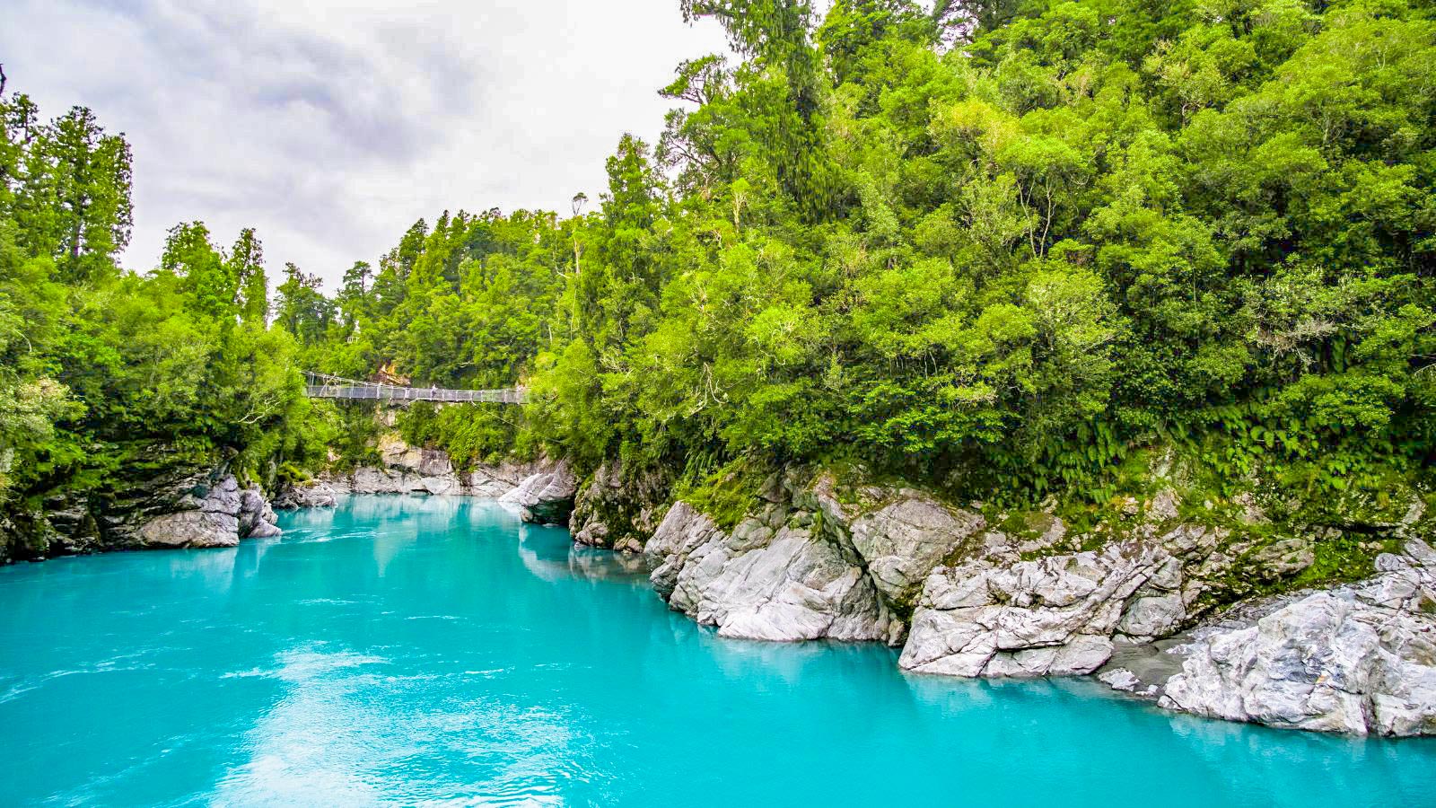 霍基蒂卡峡谷绿松石溪水